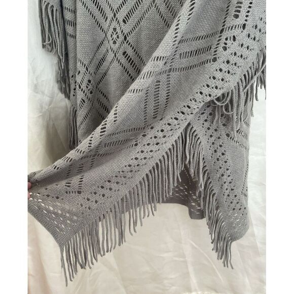 Gray Fringe Knit Pullover Poncho Sweater Open Weave Short Sleeve - Picture 3 of 4